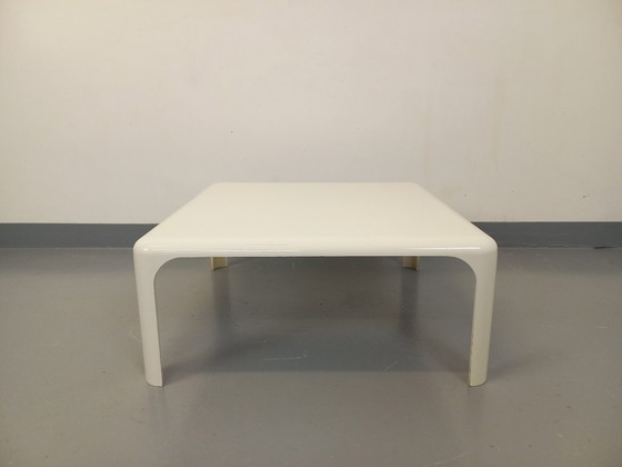 Image 1 of Vierkante salontafel uit de jaren 60, prachtig Italiaans ontwerp van Vico Magistretti voor Studio Artemide Milano