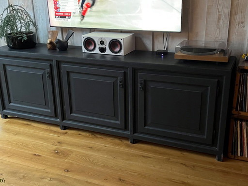 Solid sideboard TV cabinet 240cm in very good condition