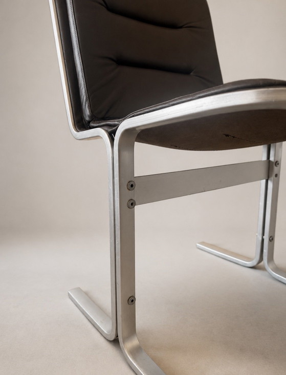 Raro set di 4 sedie da pranzo di Eric Sigfrid Persson — Svezia, anni '70 – Aluminium, Leather (photo 8 of 15)