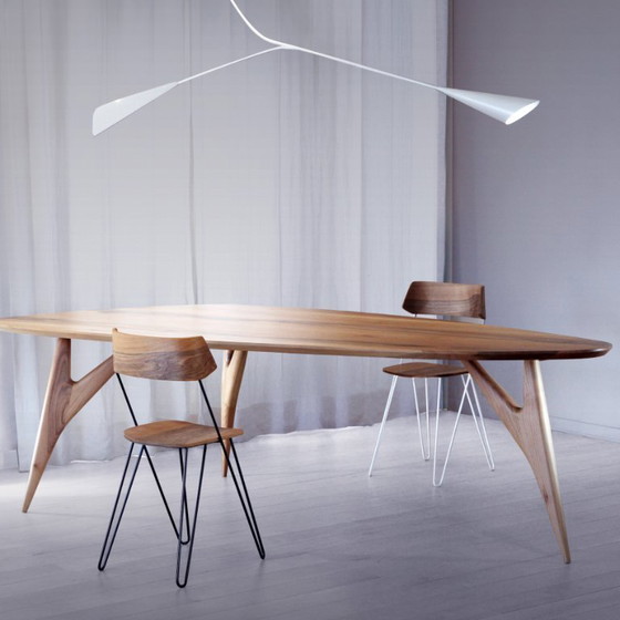 Image 1 of GREYGE TED Esstisch aus Walnussholz, 240 cm – Handgefertigter Designertisch aus massivem italienischem Walnussholz