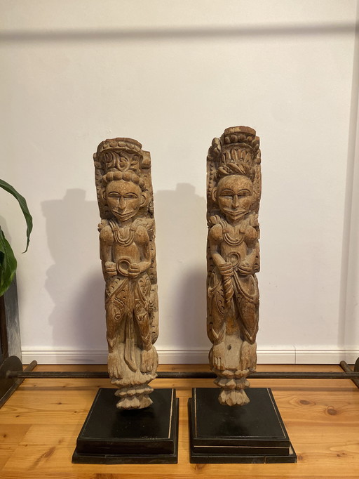 2 große Massivholzbauelemente aus der Mogulzeit als dekorative und wertige Skulpturen
