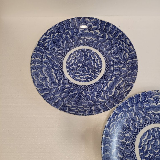 Image 1 of Pareja de platos / bandejas de porcelana de Arita, s. XX – Japón