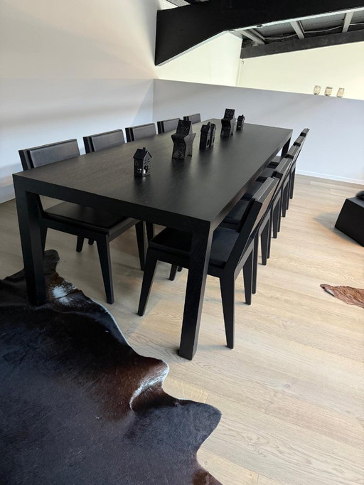 Quinze & Milan eetkamerset met uitzonderlijke afmetingen.