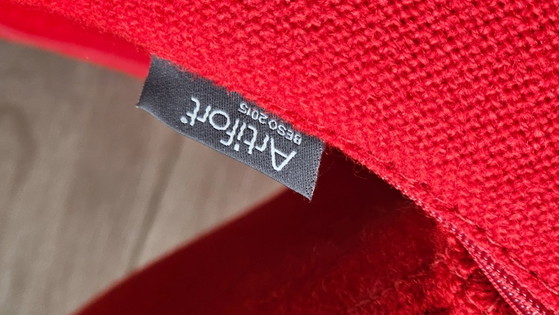 Artifort Shark Dining chairs – Wool (photo 11 of 14)