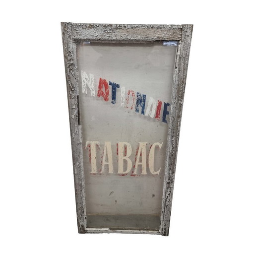 Ancienne fenêtre française avec tableau, début des années 1900