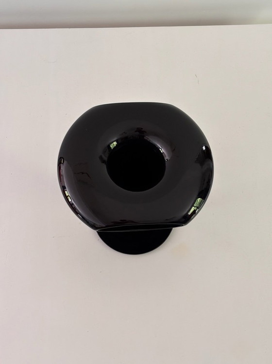 Image 1 of Marc Newson Sci-Fi vaas voor Cor Unum, 1993, zwart geglazuurd keramiek, gesigneerd, zeldzaam