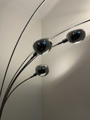 Lampadaire en marbre et acier chromé