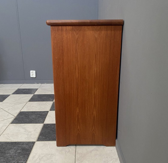 Teak Sideboard by Dyrlund Denmark – Wood, Vintage (photo 8 of 14)
