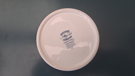 Image 1 of Wedgwood Cornucopia Deckelbox