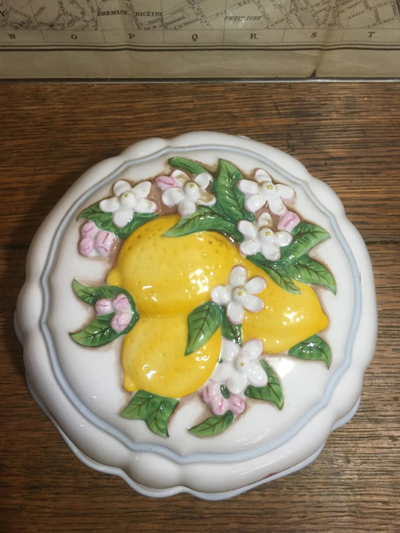 Dekorative Puddingform – Aufbewahrungsschrank, Porzellan, Vintage (photo 4 of 8)