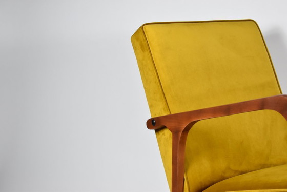Image 1 of Fauteuil polonais vintage b-04, velours doré 1970