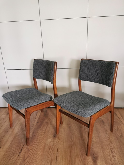 Wunderschönes Set aus 4 dänischen Vintage-Esszimmerstühlen aus der Mitte des 20. Jahrhunderts