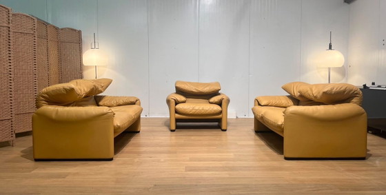 Image 1 of Cassina Maralunga Leer Set 2x 2-Zits + Fauteuil Nieuwstaat