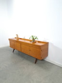 Buffet Design Musterring Möbel avec tiroirs et pieds inclinés