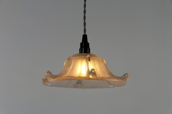 Image 1 of Vintage art deco pendant lamp with a frosted ribbed block-shaped glass shade in Ezan style.