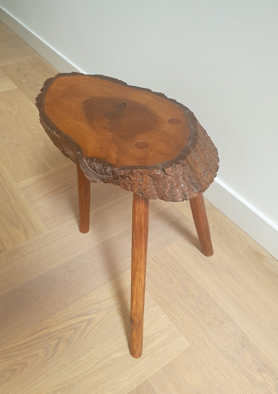 Image 1 of Vintage Brutalistische Boomstam Bijzettafel / Drie-poot Kruk – Jaren 60/70 - Frankrijk 