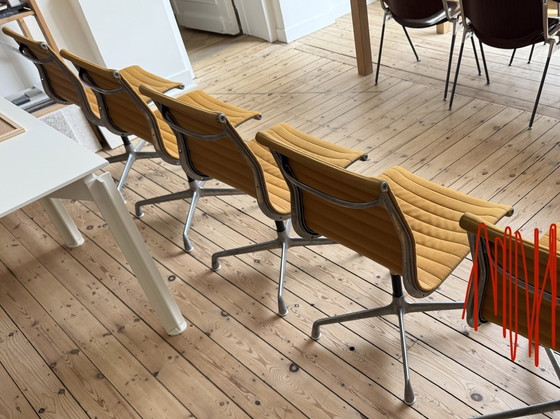 Image 1 of Set: 1x Bulo H2O Bureautafel met 4x Eames EA102 Herman Miller