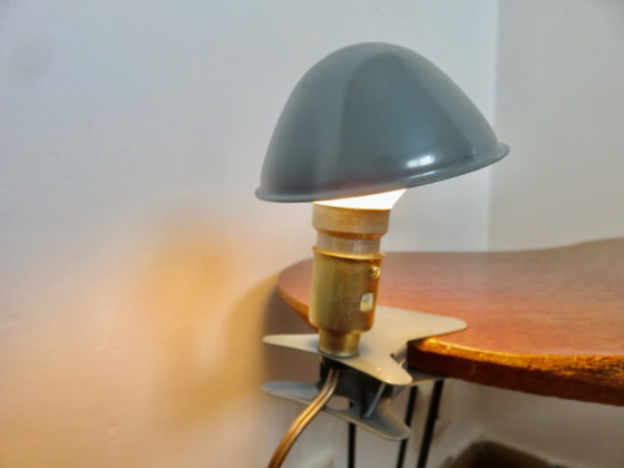 Image 1 of Neue, ungetragene, pilzförmige Klemmlampe aus einem Geschäft. 1970