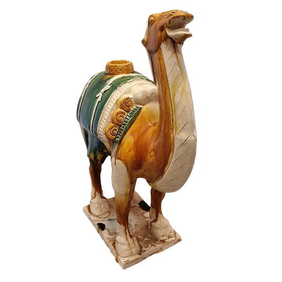 Image 1 of Dromedario de cerámica estilo Tang con esmalte Sancai.