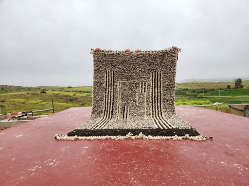 Graphic Beni Ouarain Rug 236x152 cm – Handmade Moroccan Wool Carpet – Black & Ivory Berber Design