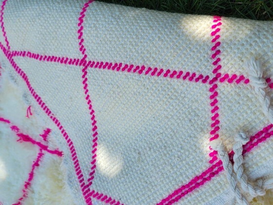 Image 1 of Handgemaakt Beni Ouarain-tapijt: Roze Marokkaans Berber wollen tapijt (126x100cm)