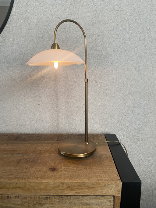 Steinhauer Sovereign dimmable table lamp with milky white shade