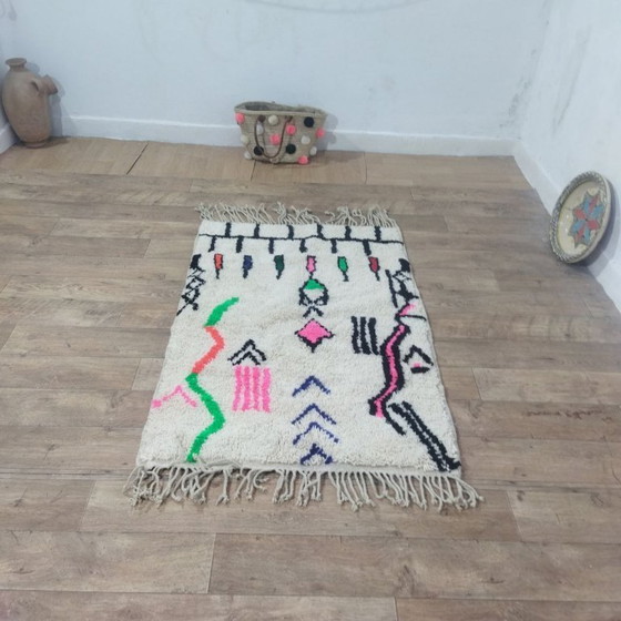 Image 1 of Authentiek Marokkaans Azilal Berber tapijt – Natuurlijke wol – 150 x 100 cm