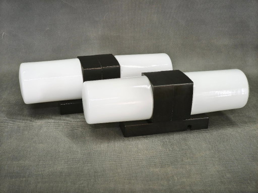 Paar tschechoslowakischer Wandleuchten aus Opalglas und Bakelit, 1960er Jahre