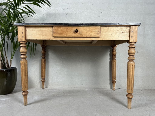 Antique Wooden Work Table – bijzettafels, Glass (photo 2 of 14)