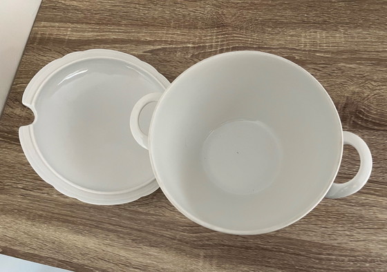 Image 1 of Sopera de porcelana blanca para verduras numerada Seltmann Weiden Bavaria Rosas y Oro