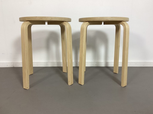 2 sgabelli Frosta vintage in faggio