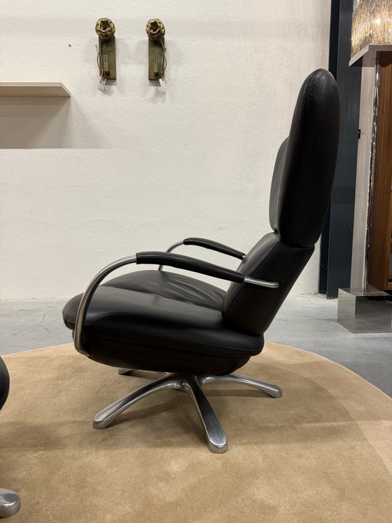 Image 1 of Poltrona girevole Leolux Formi Phase 2 con poggiapiedi in pelle nera