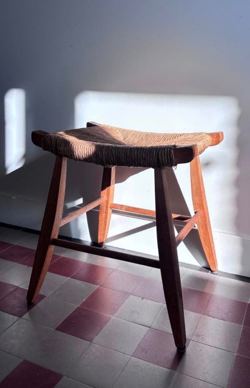 Vintage wooden stool with woven wicker seat - Brutalist/Mid-Century