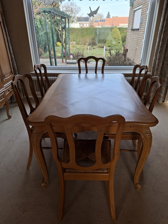 Image 1 of Bellissimi mobili in stile Queen Anne; credenza, mobile bar, tavolo da pranzo con 6 sedie