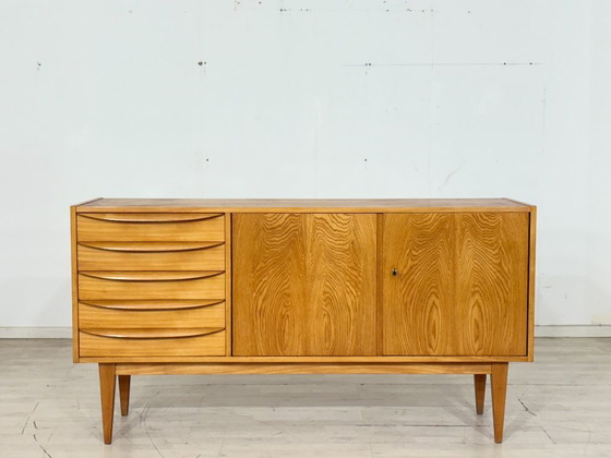 Image 1 of Aparador Hellerau serie 602 – diseño clásico de mediados de siglo – fresno