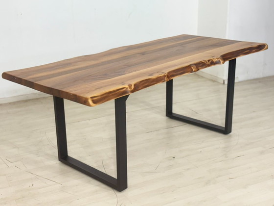 Image 1 of Eettafel van massief walnotenhout / Tafel / Eetkamertafel / Vergadertafel / Woonkamertafel / 198 cm breed