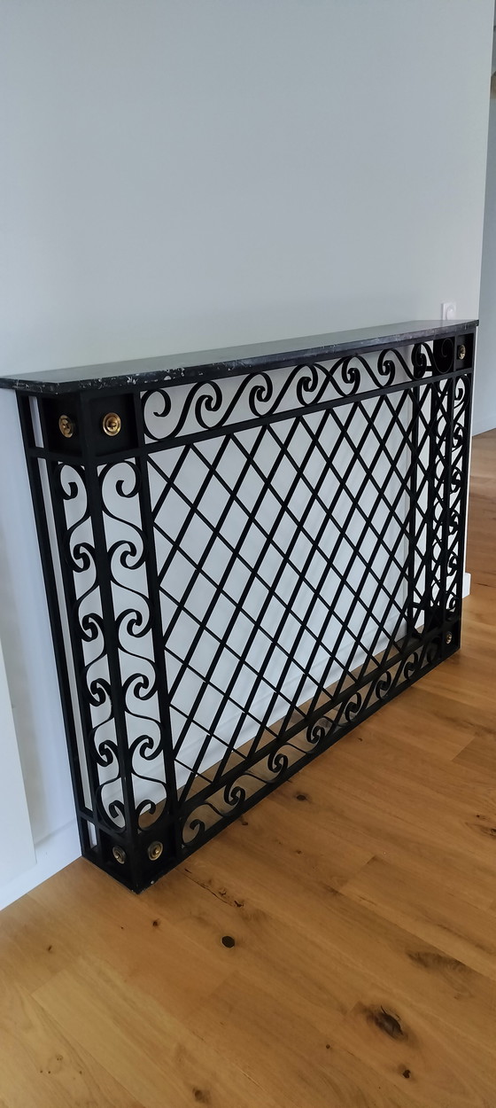 Image 1 of Console / radiator cover