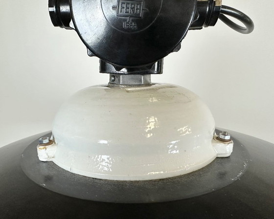 Image 1 of Industrielle schwarze Emaillelampe mit Glasabdeckung, 1950er Jahre