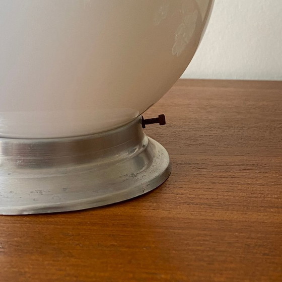 Image 1 of Plafonnier globe verre blanc opaline 15 cm applique murale base de fixation en aluminium 