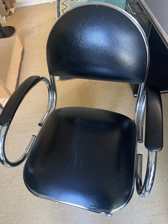 Image 1 of Leather office chair/old hairdressing training