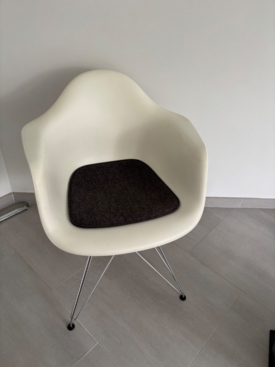 Image 1 of 2x Vitra DAR stoelen