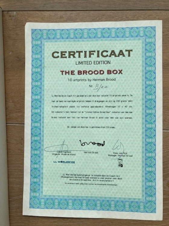Image 1 of Boîte à pain avec certificat - 10 sérigraphies, dont 7 encadrées