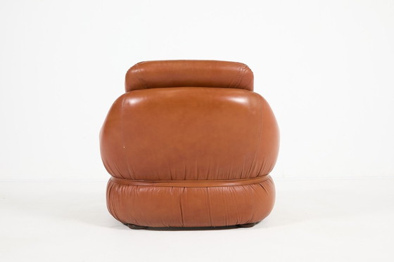 Image 1 of Sculptural Italian design leather lounge chair from 1960’s