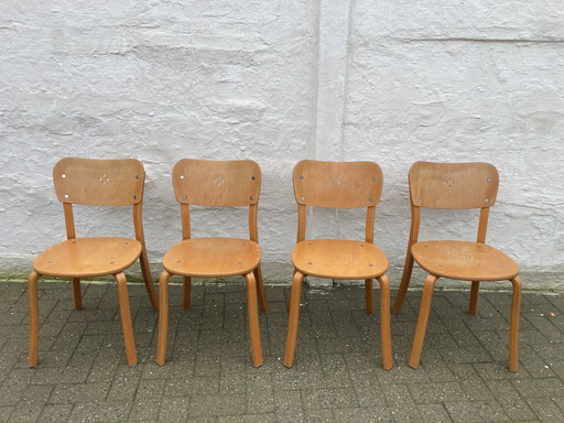 4 chaises suédoises en bois de style Alvar Aalto