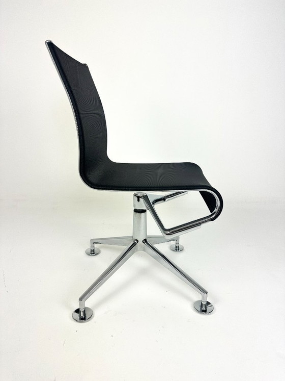 Design bureaustoel Alias Meetingframe, Draaistoelen, Aluminium, Zwart (foto 3 van 12)