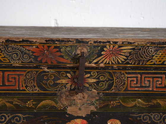 Baule cinese antico dipinto in legno di pino – Cina, circa 1900 – Armadi contenitori (photo 40 of 40)