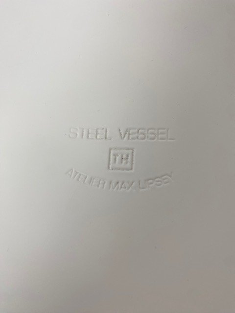 Image 1 of Atelier Max Lipsey Recipiente de acero diseño Max Lipsey