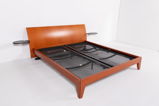 Hannes Wettstein ‘Juno’ bedframe van Cassina
