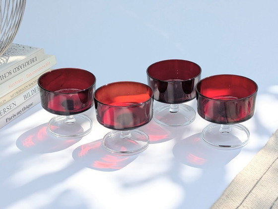 Image 1 of 4 x Sherbet Cups von Luminarc | Rote Stielgläser aus der Jahrhundertmitte für Eis, Desserts oder Cocktails