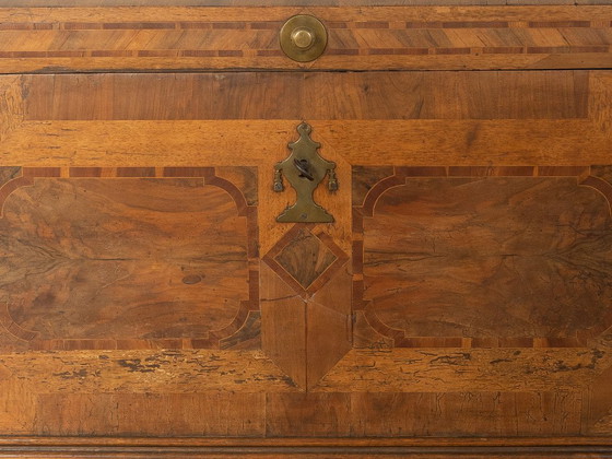 Biedermeier round-lidded chest with inlay, circa 1840, Storage cabinet, Wood, Metal, Brown, Vintage (photo 8 of 9)